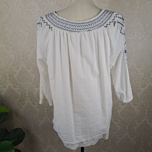 Westport Size Large White Cotton Blouse Smocked Neckline Blue Embroidery Eyelet - Picture 10 of 14